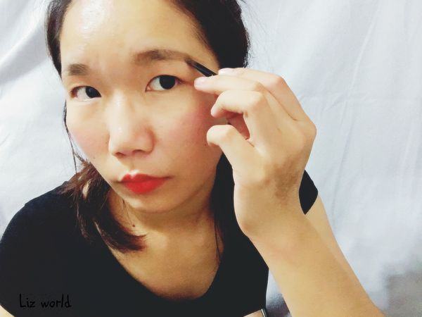 CHER氣墊眉膏-眉筆+眉粉+染眉效果一次搞定-不再辛苦購入各種畫眉毛工具