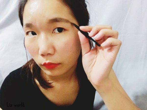 CHER氣墊眉膏-眉筆+眉粉+染眉效果一次搞定-不再辛苦購入各種畫眉毛工具
