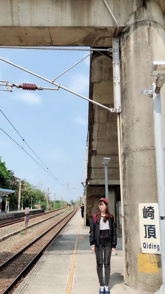 【苗栗旅行趣】崎頂火車站看海，穿越子母隧道尋歷史軌跡