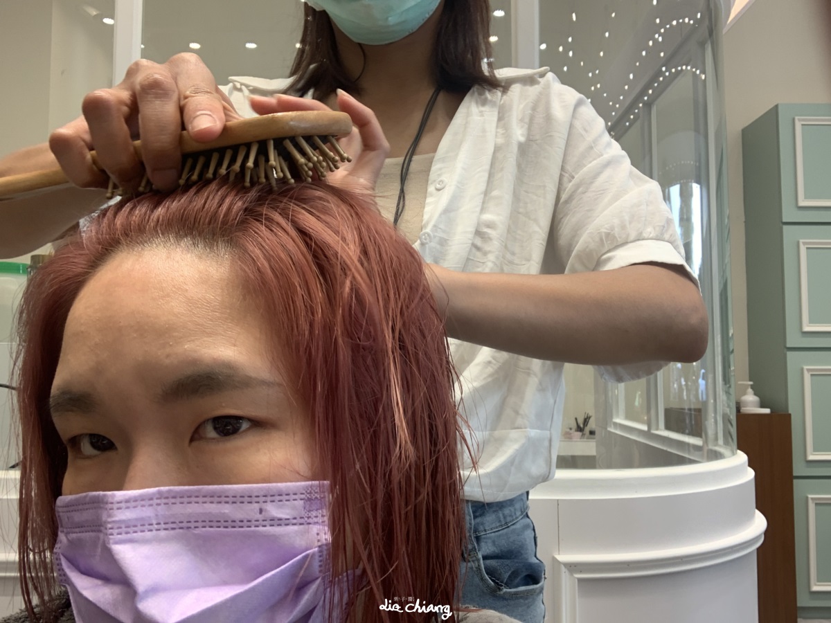 漂染粉色系頭髮全紀錄、頭皮精油理療整理療程_斯朵利專業髮型