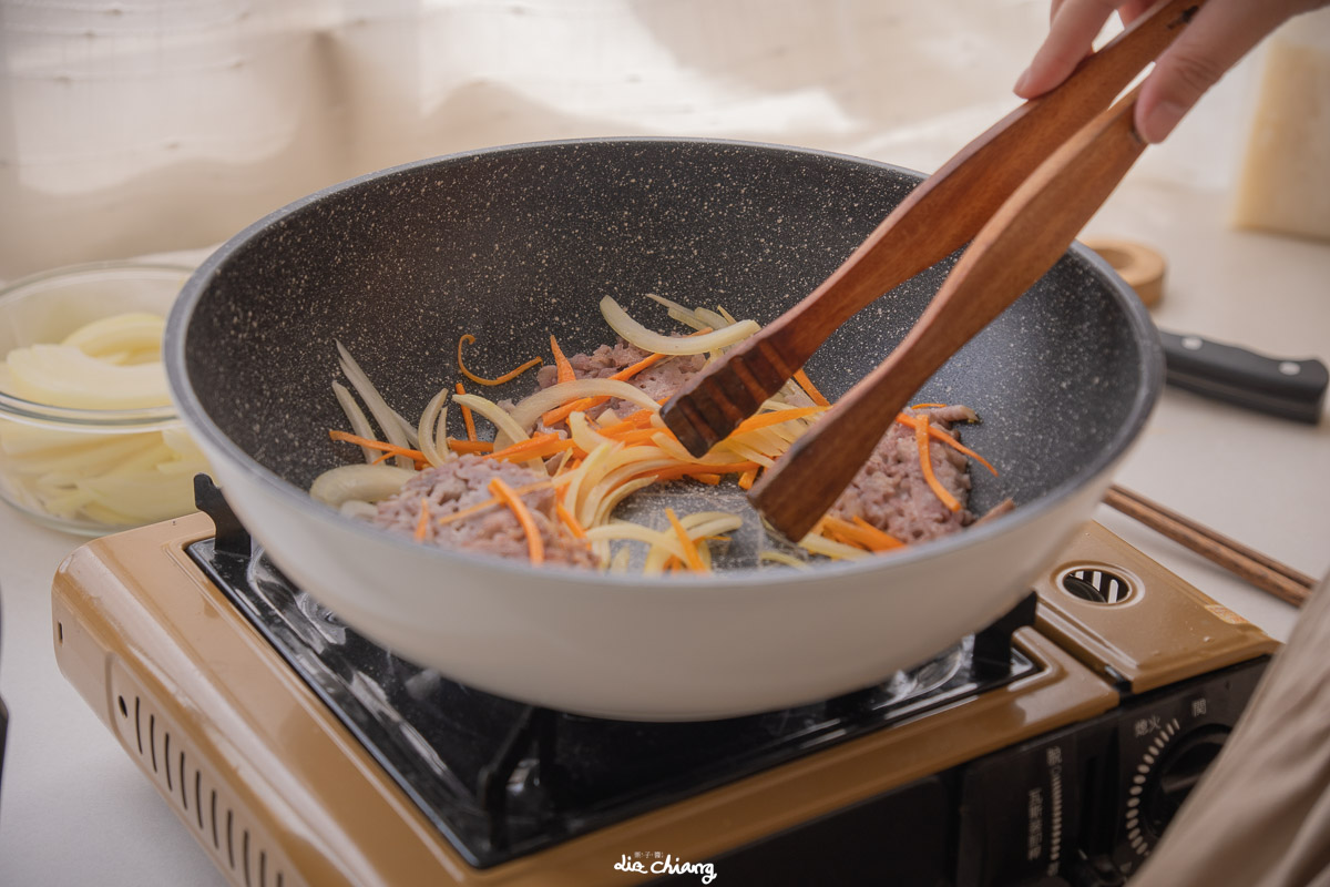 開箱Hirone積木鍋日炊陶鑽IH不沾鍋，好收納、不沾黏，多種爐型皆可用。