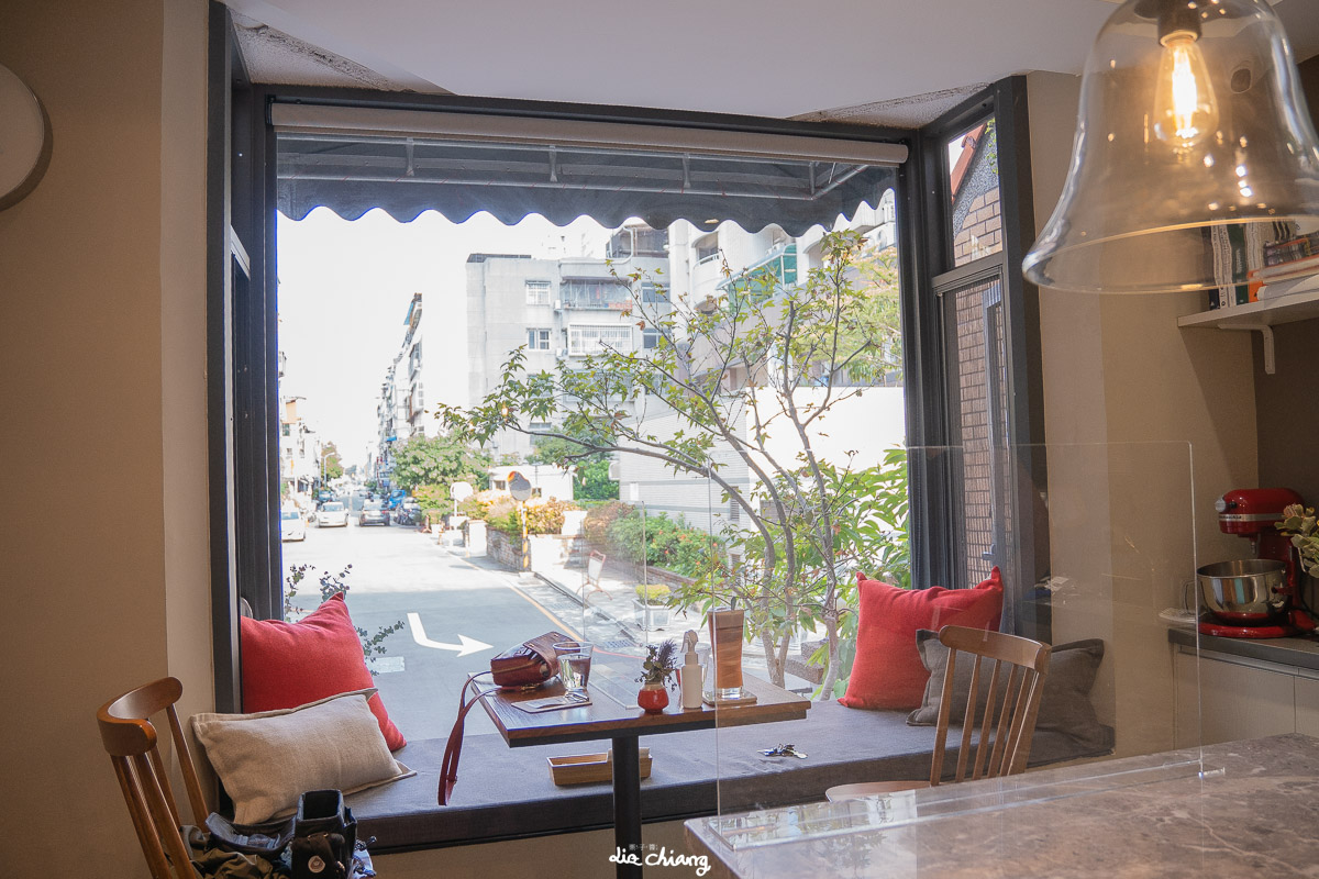 台中北區超隱密西餐、咖啡廳_大片採光窗景讓人心曠神怡_波櫟Polygon