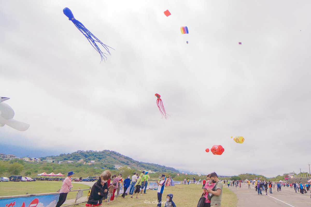 苗栗風箏節－一年一度的風箏盛會，每年必參加的活動，看風箏、吃小吃、玩遊戲，親子踏青賞風景的好地方。