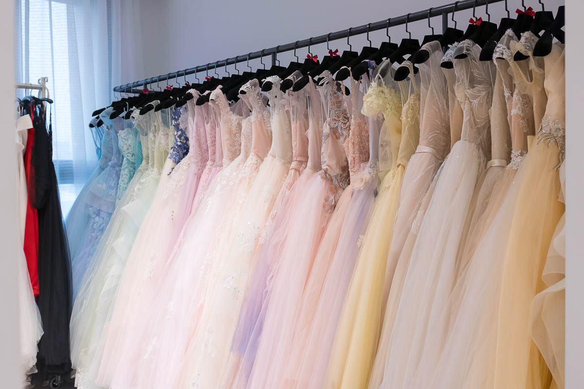 高雄艾絲特手工婚紗 手工婚紗，主打客製化婚紗、婚紗租借、棉花糖女孩婚紗推薦。