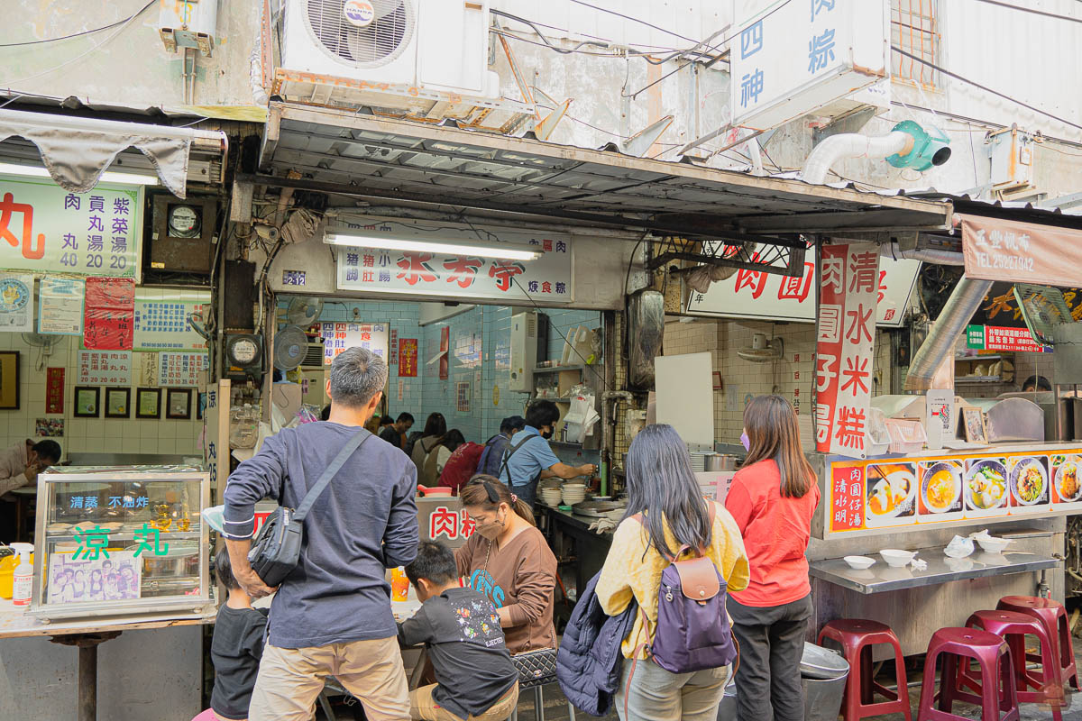 台中豐原廟東夜市 永芳亭 粽子、扁食，饕客從小吃到大的美味佳餚。