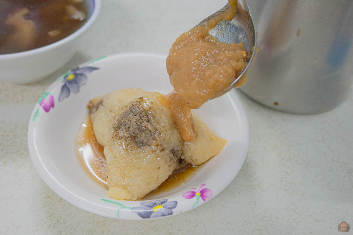 台中豐原廟東夜市 永芳亭 粽子、扁食，饕客從小吃到大的美味佳餚。