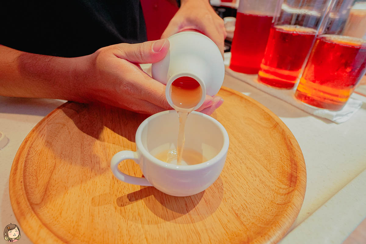 台中下午茶推薦，坐落於公益路上的超美BLIKE奶茶專門店，新品籌備上市，喜歡喝飲料、奶茶、茶飲的朋友，可以來試試唷。