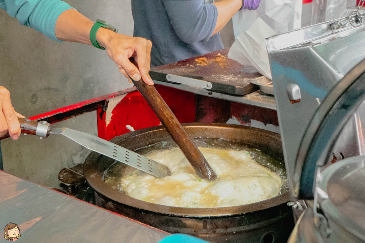 屏東的東港下午茶、點心推薦，酥脆可口的蔥油餅，在地人愛吃的蔥油餅攤商，屏東馬祖 蔥油餅