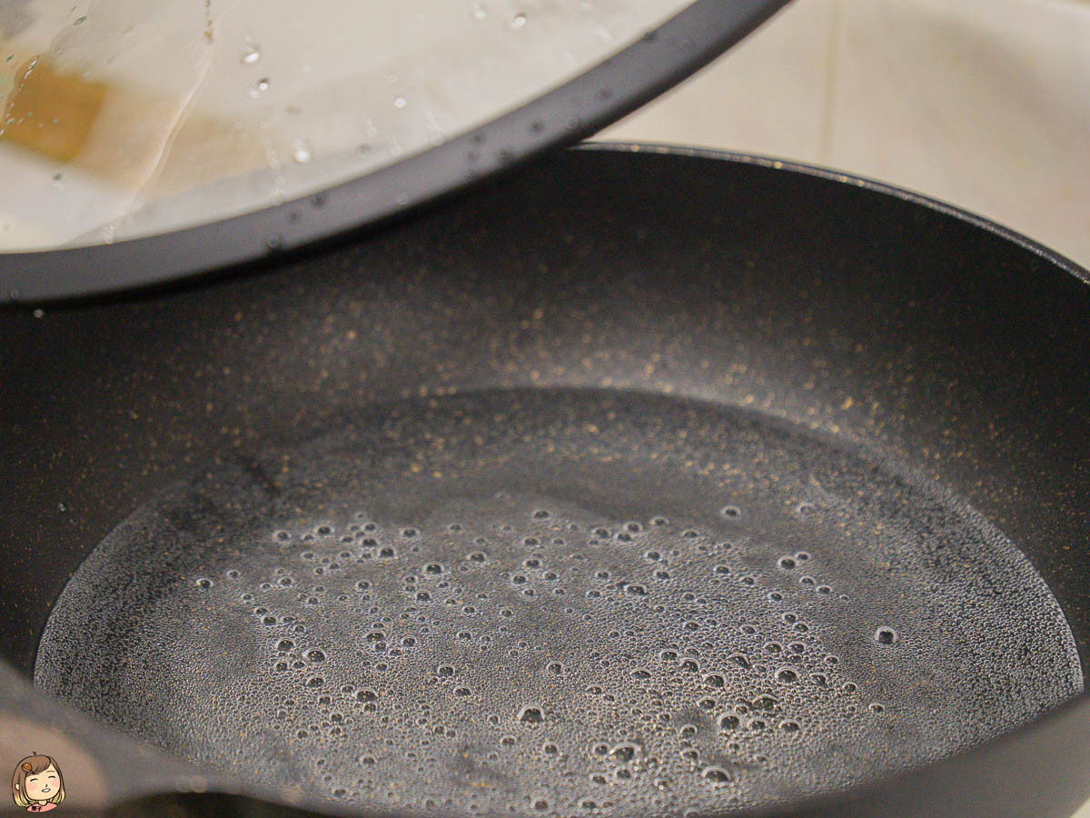 SHCJ生活采家－石墨烯岩紋不沾煎炒鍋，鍋鏟、漏勺廚房鍋具、廚具開箱，超快速導熱效果縮短調理時間。