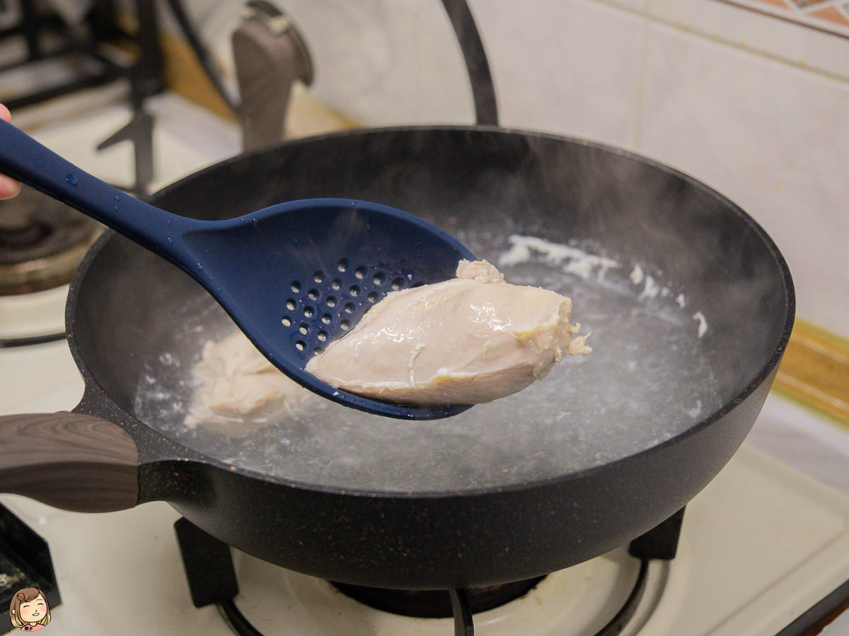 SHCJ生活采家－石墨烯岩紋不沾煎炒鍋，鍋鏟、漏勺廚房鍋具、廚具開箱，超快速導熱效果縮短調理時間。