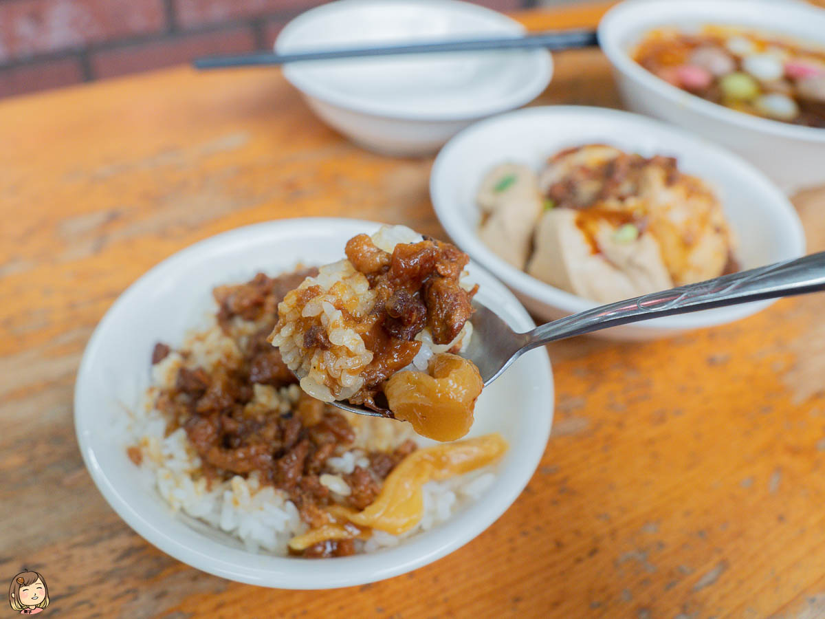 南投埔里美食推薦，來自埔里的蘇媽媽湯圓創始店，口味獨到，還有在地人極度推薦的肉燥飯，更是必點必吃唷。