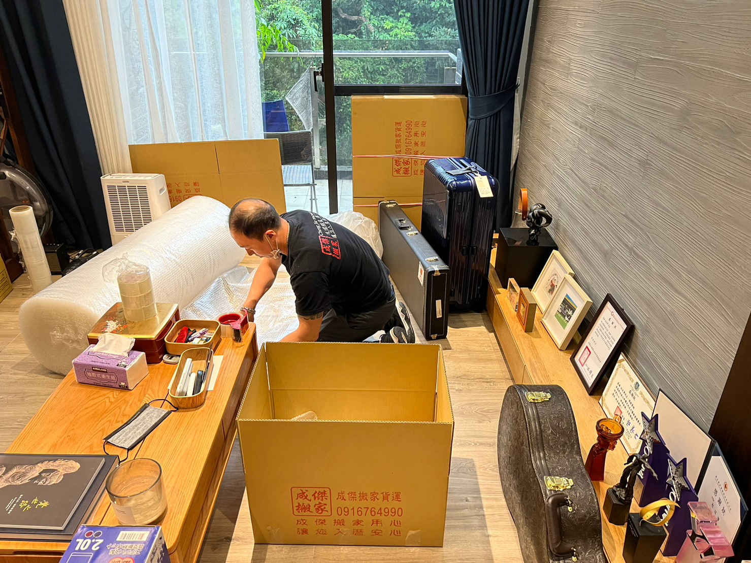 台北搬家公司推薦，成傑搬家，家庭搬家/套房搬家價格公開透明，從搬家到廢棄物清運都可以協助處理，搬家公司推薦。