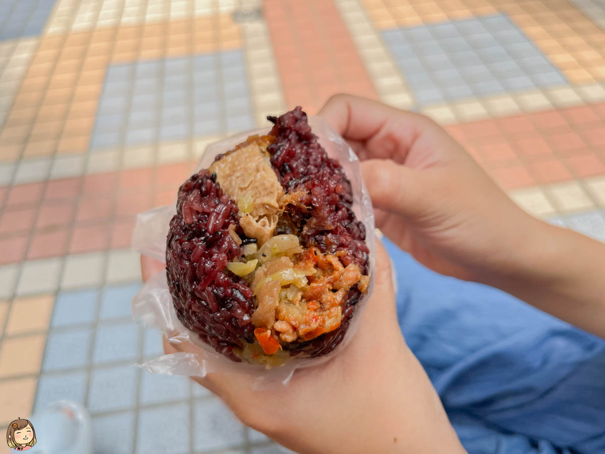 台中市南區早餐推薦，糰圓本丸飯糰，想吃紫米飯糰不用加價，台中南區傳統早餐推薦。