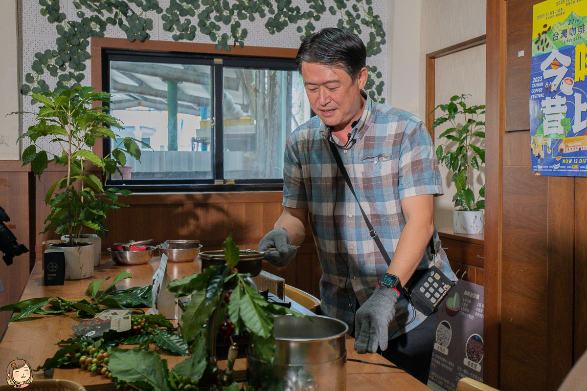 台灣咖啡節第21屆，以在地咖啡結合各式特色產品、市集攤商活動，更是結合2大日系品牌期間限定販售，雲林古坑台灣咖啡節開跑囉。