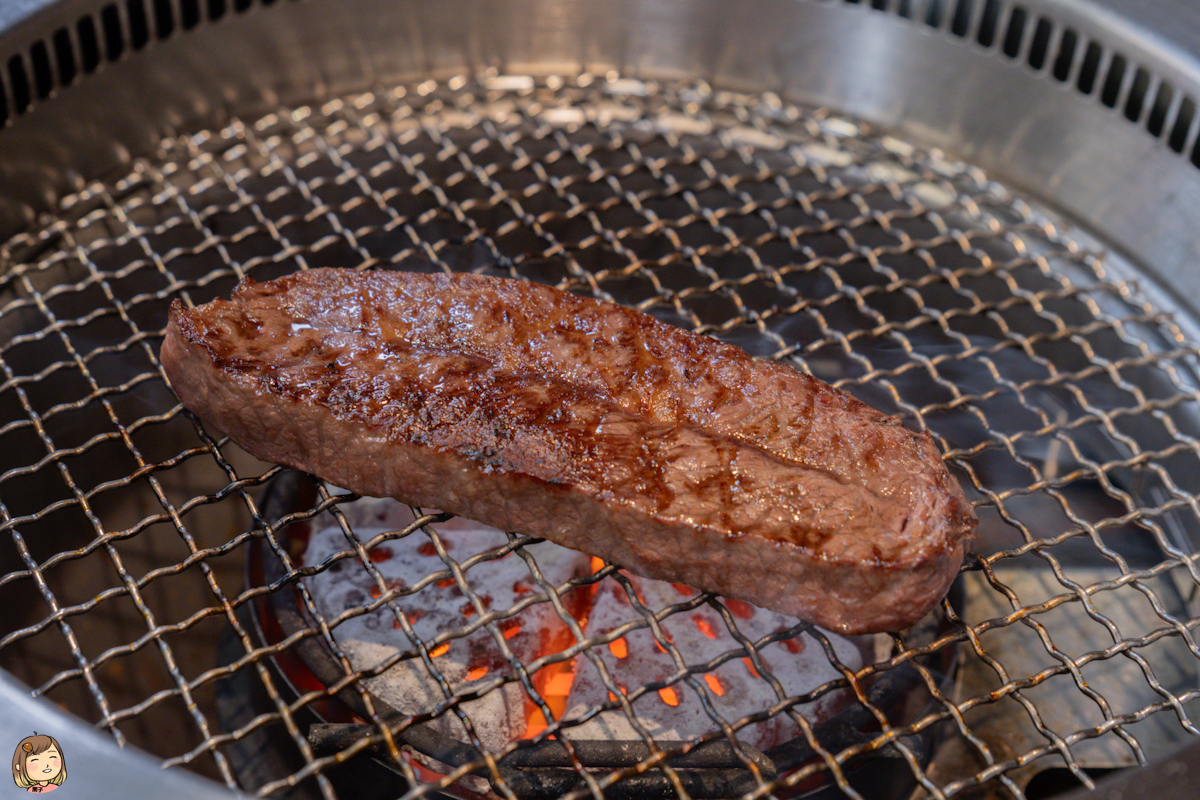 台中燒肉推薦山鯨燒肉，穿和服吃燒肉還有包廂空間可預訂