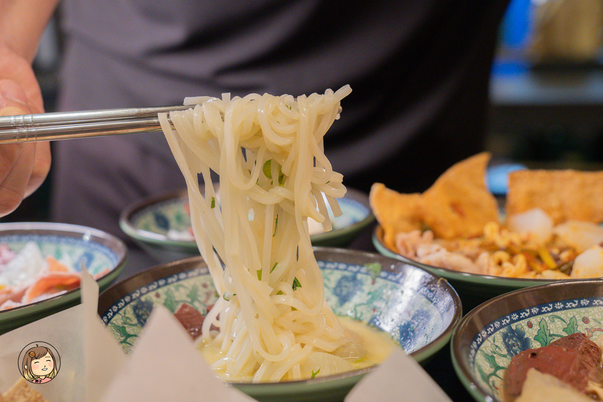 台中一中街美食探秘:阿瑞ma泰國55船面,帶你品味泰式風味之旅。 台中一中街美食探秘:阿瑞ma泰國55船面,帶你品味泰式風味之旅。