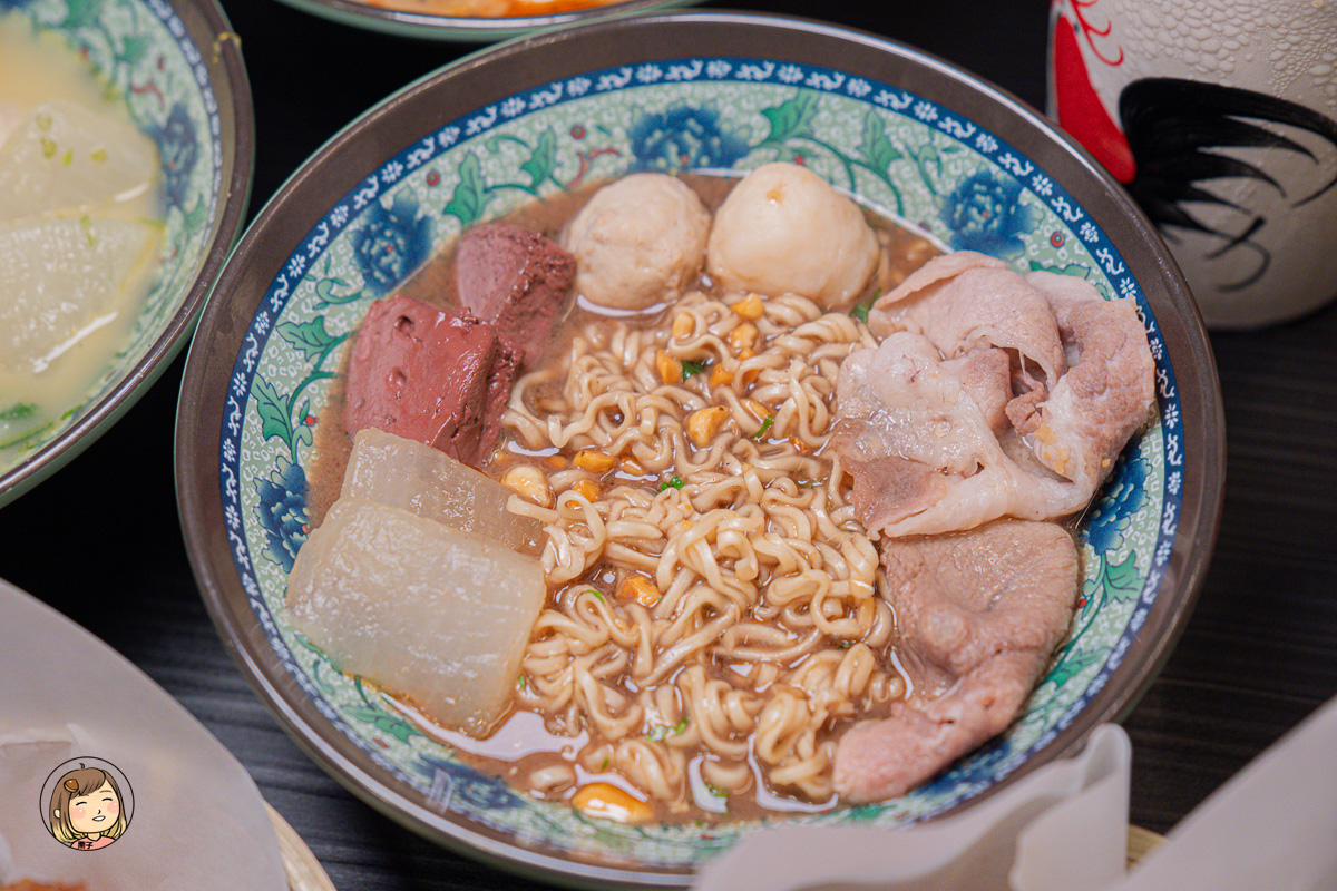 台中一中街美食探秘:阿瑞ma泰國55船面,帶你品味泰式風味之旅。 台中一中街美食探秘:阿瑞ma泰國55船面,帶你品味泰式風味之旅。