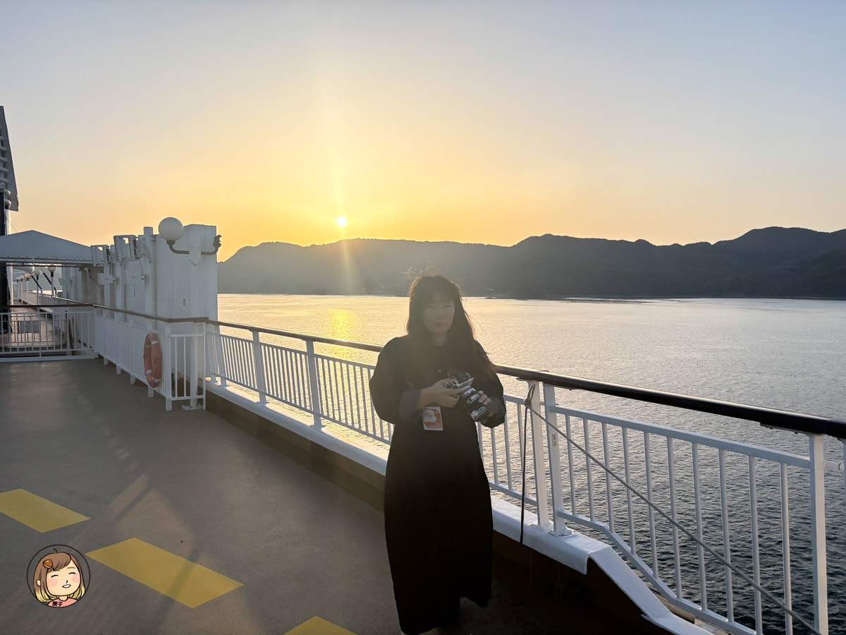 麗星郵輪探索星號美食亮點|露天吧海鮮燒烤餐廳:夕陽、海風與極致饗宴的邂逅 麗星郵輪探索星號美食亮點|露天吧海鮮燒烤餐廳:夕陽、海風與極致饗宴的邂逅