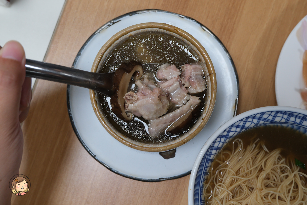 台中巷弄美食『富貴亭飲食店』老字號美食,米糕、麵線等美食。 台中巷弄美食『富貴亭飲食店』老字號美食,米糕、麵線等美食。