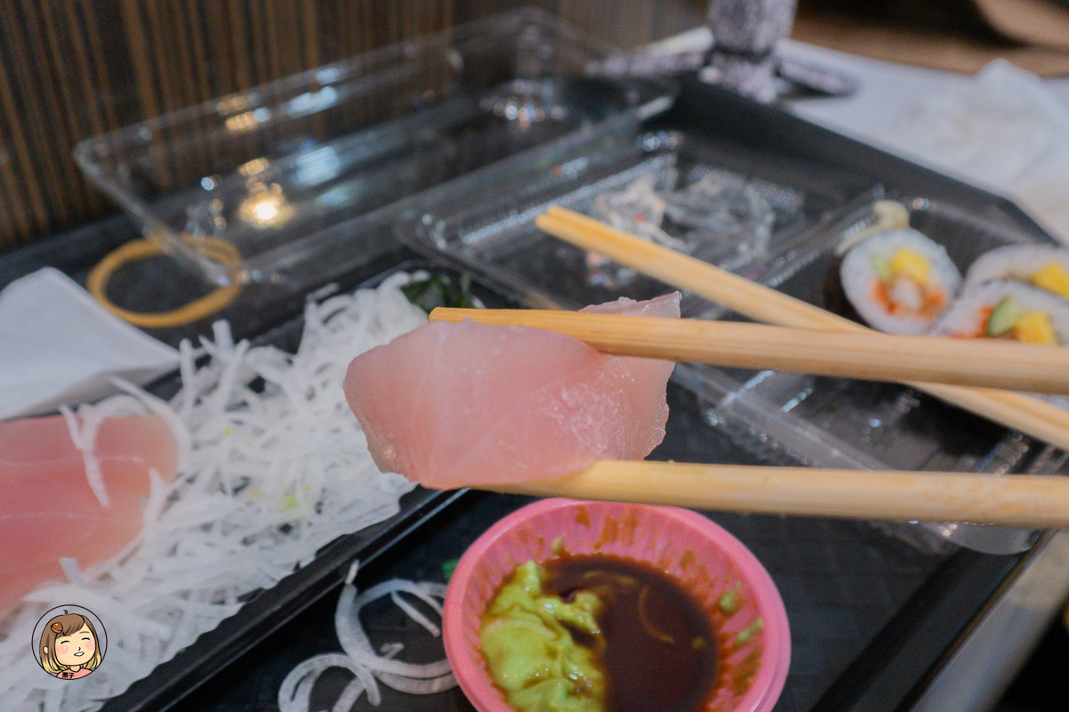 阿裕壽司｜在地人激推的平價壽司店，招牌花壽司、生魚片、味噌湯通通吃得到！