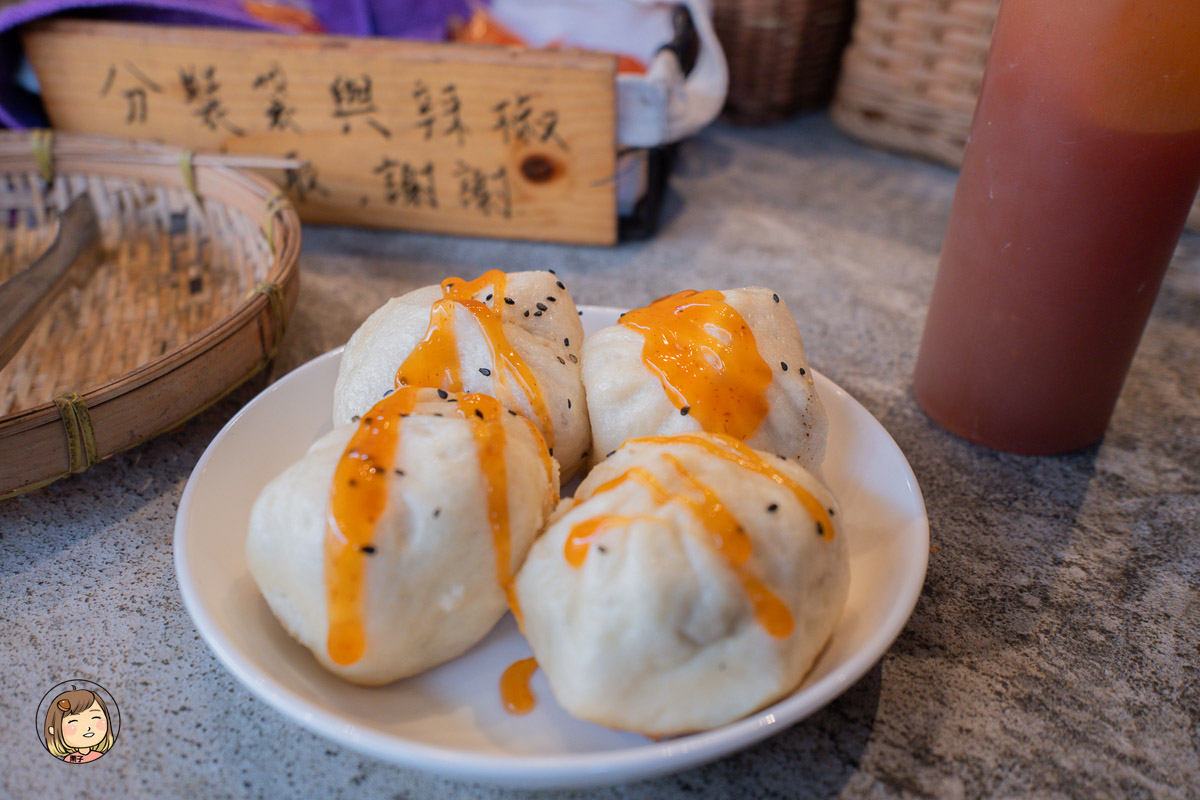 台中南區下午茶推薦｜郎港式鮮肉包：酥香爆汁只要16元，同事激推的隱藏版點心