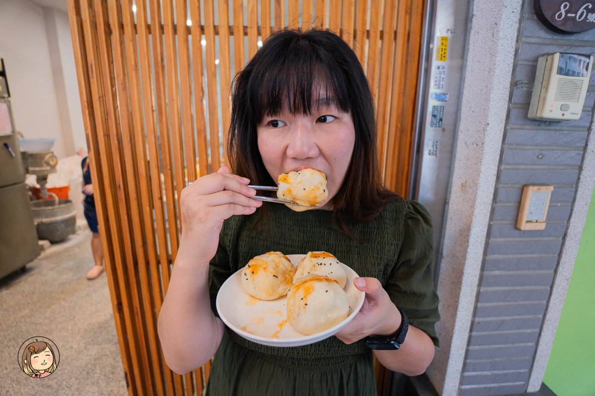 台中南區下午茶推薦｜郎港式鮮肉包：酥香爆汁只要16元，同事激推的隱藏版點心