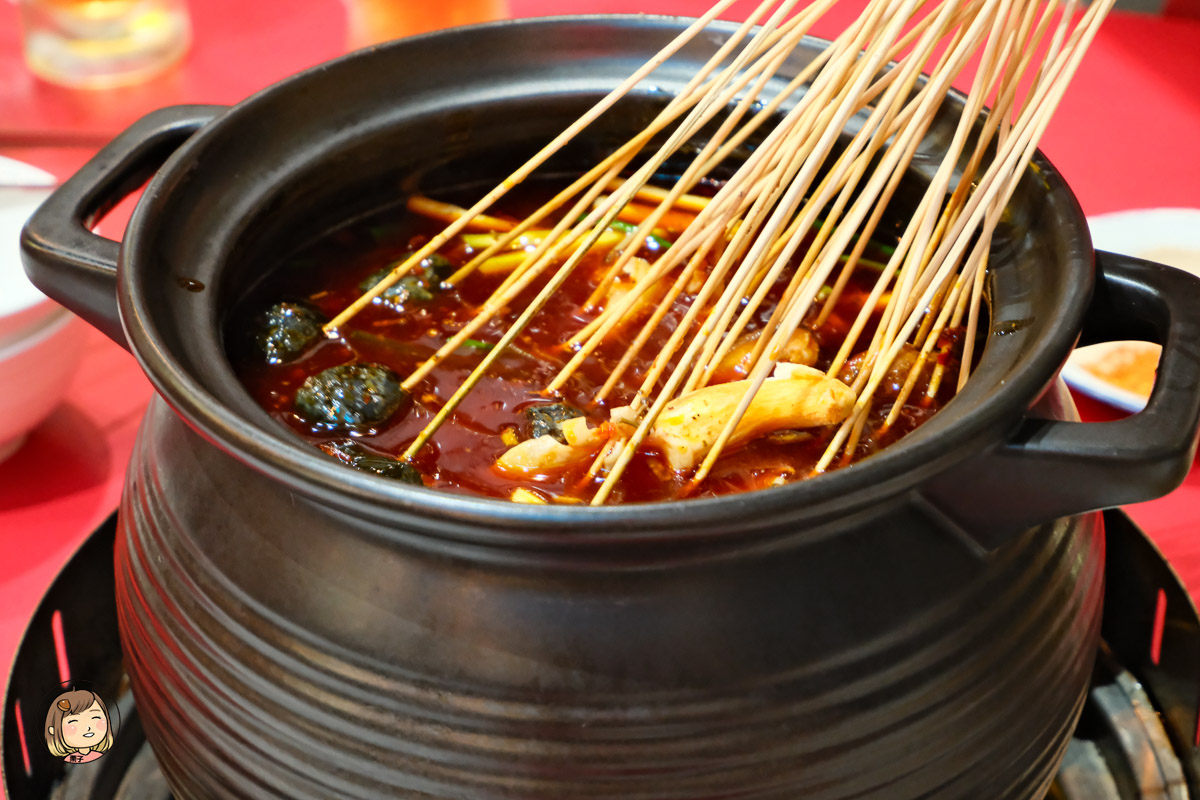 台北串串香推薦｜辣吉點正宗成都串串香，每串十元的高人氣麻辣火鍋