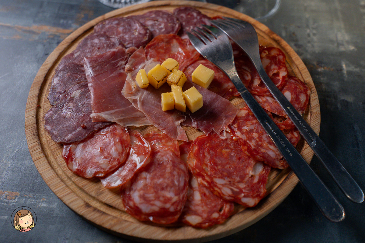 【台北西門町酒吧推薦】ONCE Cafe&Bar 無心戒酒互助會 - 西寧分會｜白天咖啡廳 × 夜晚微醺吧