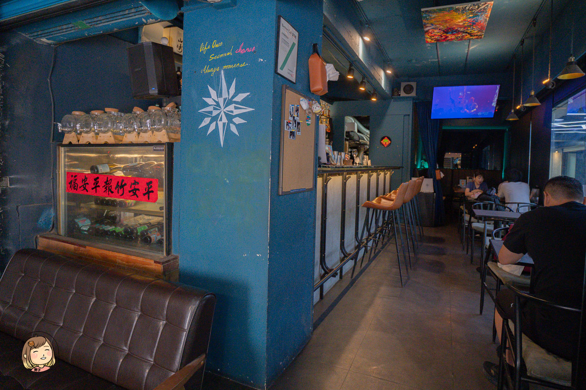 台北西門町酒吧推薦｜Chance Cafe & Bar 勸世吧 無心戒酒互助會 - 成都分會，微醺酒館