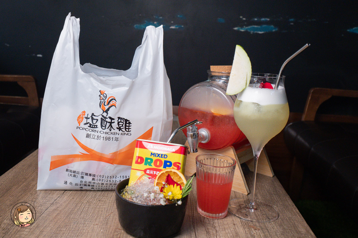 台北西門町酒吧推薦｜Chance Cafe & Bar 勸世吧 無心戒酒互助會 - 成都分會，微醺酒館