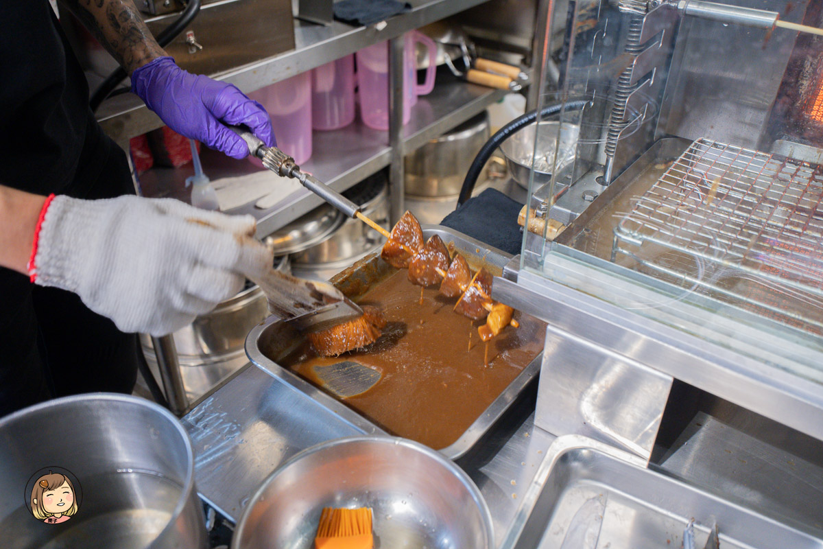 蜜醬燒烤逢甲店｜蜂蜜風味串燒、平價美食、啤酒柱暢快開喝！逢甲夜市聚餐推薦
