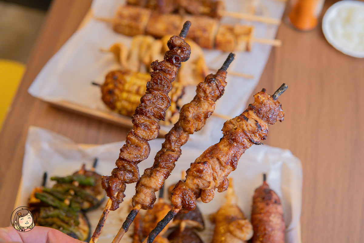 蜜醬燒烤逢甲店｜蜂蜜風味串燒、平價美食、啤酒柱暢快開喝！逢甲夜市聚餐推薦