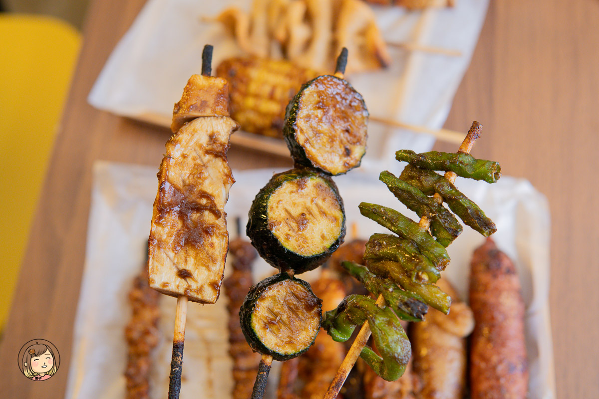 蜜醬燒烤逢甲店｜蜂蜜風味串燒、平價美食、啤酒柱暢快開喝！逢甲夜市聚餐推薦