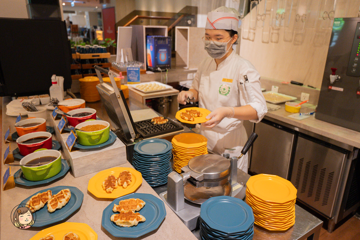 宜蘭住宿推薦｜長榮鳳凰酒店(礁溪)開箱：鳳凰飴號免費下午茶＆調酒暢飲，桂冠自助餐廳吃到飽超滿足