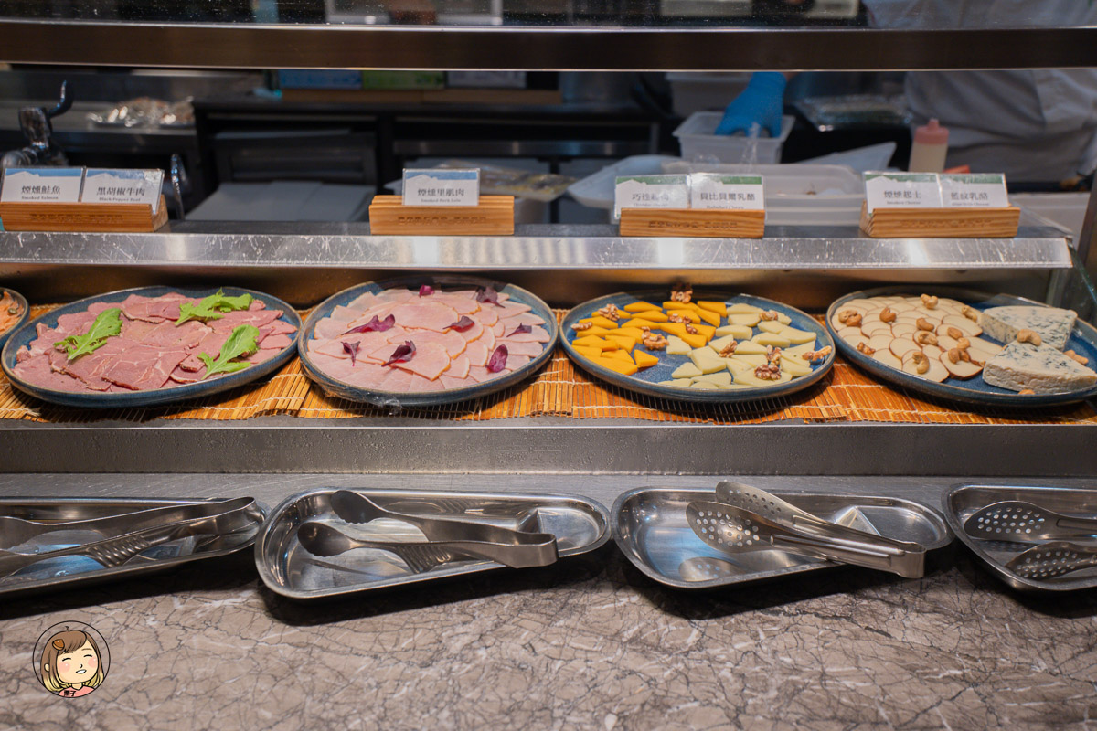 宜蘭住宿推薦｜長榮鳳凰酒店(礁溪)開箱：鳳凰飴號免費下午茶＆調酒暢飲，桂冠自助餐廳吃到飽超滿足