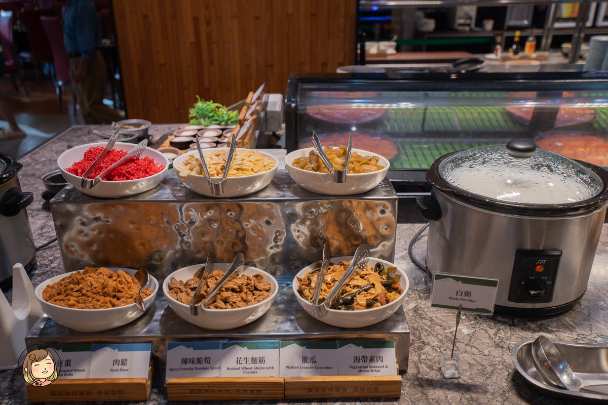 宜蘭住宿推薦｜長榮鳳凰酒店(礁溪)開箱：鳳凰飴號免費下午茶＆調酒暢飲，桂冠自助餐廳吃到飽超滿足