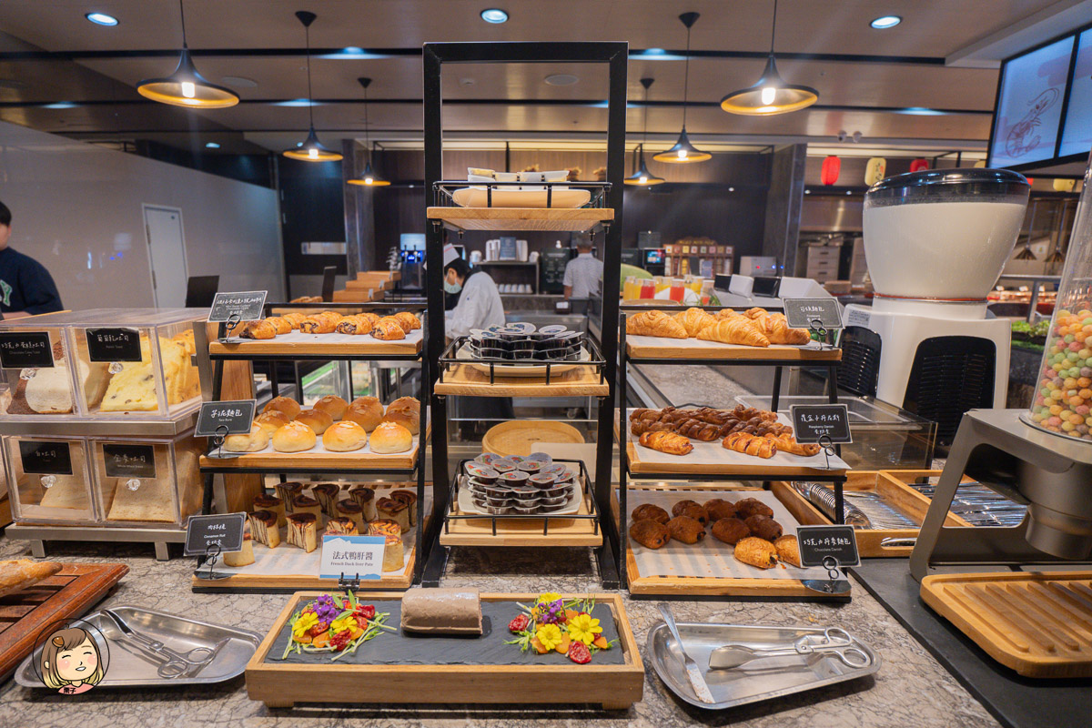 宜蘭住宿推薦｜長榮鳳凰酒店(礁溪)開箱：鳳凰飴號免費下午茶＆調酒暢飲，桂冠自助餐廳吃到飽超滿足