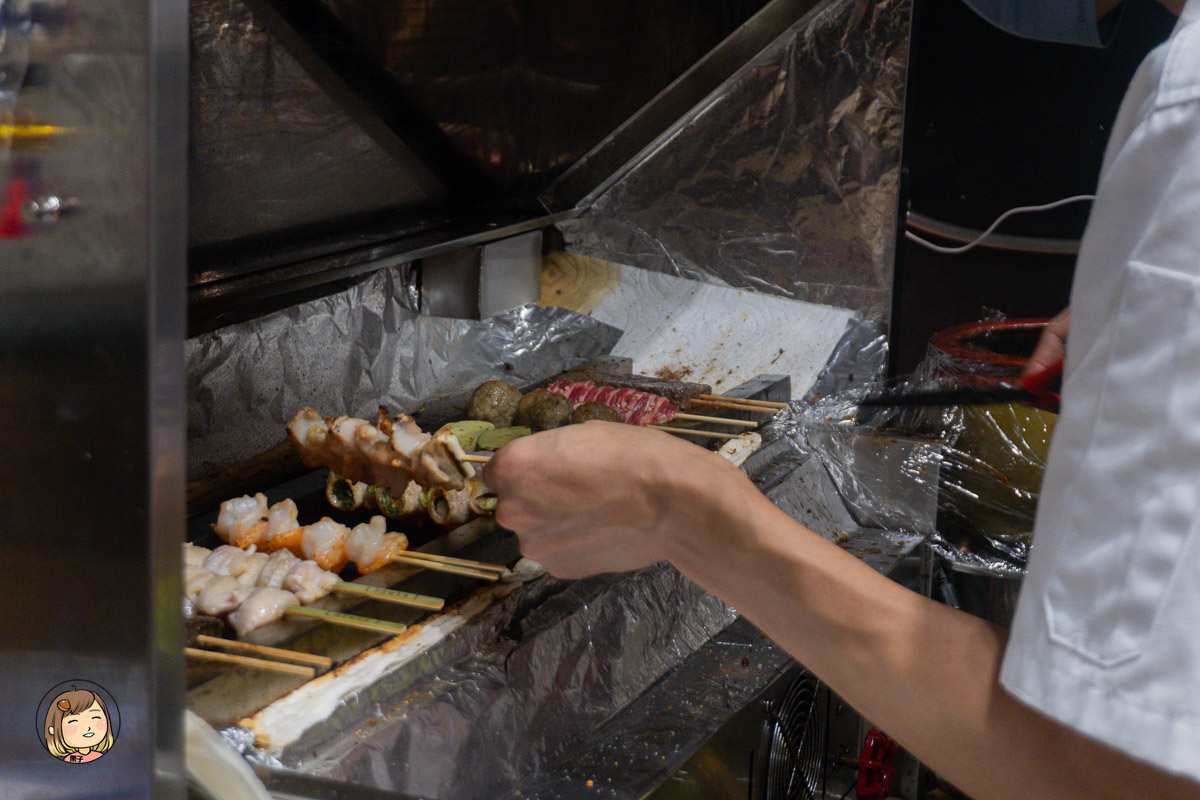 屏東潮州宵夜推薦｜岸英燒烤｜平價日式串燒屋台風！超驚豔蔥鹽松阪豬丼＋特色串燒推薦