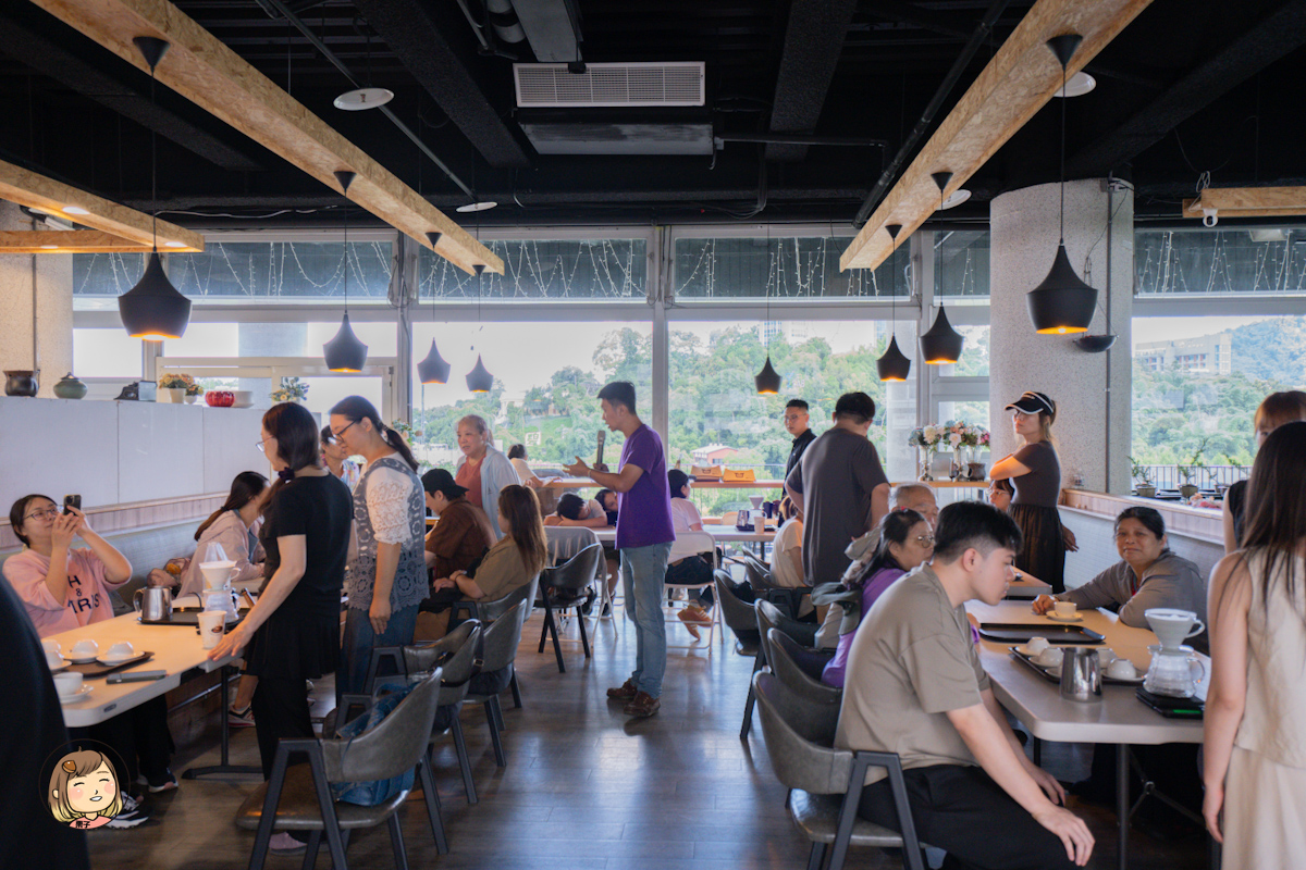 南投親子行程推薦｜小力歐親子館：真柏小品 DIY 盆栽 × 手沖咖啡 × 室內草地放電