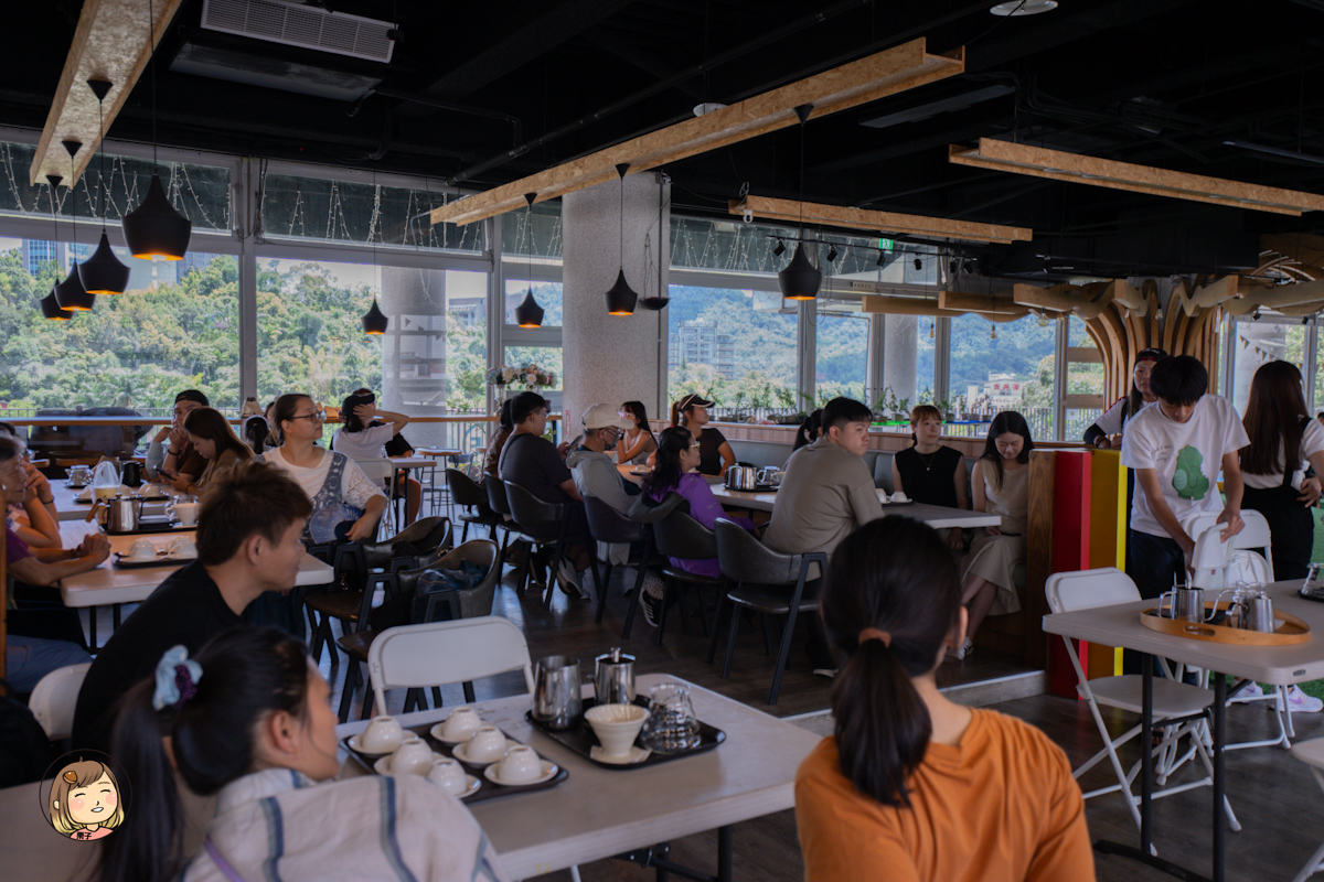 南投親子行程推薦｜小力歐親子館：真柏小品 DIY 盆栽 × 手沖咖啡 × 室內草地放電