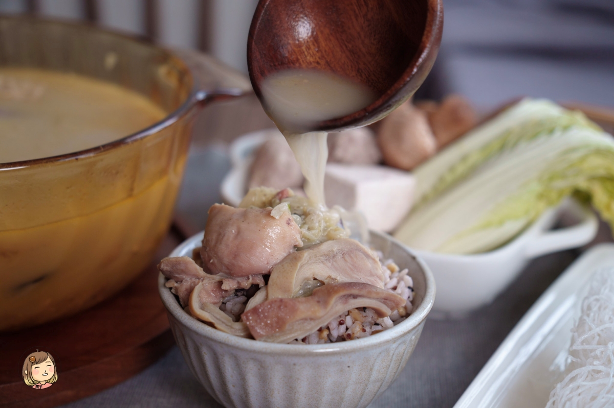 冬天必囤的濃郁系暖湯！愛上新鮮X聖凱師《胡椒豬肚雞雙寶》開箱試吃：白胡椒香濃回甘、全家都愛喝