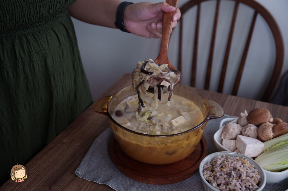 冬天必囤的濃郁系暖湯！愛上新鮮X聖凱師《胡椒豬肚雞雙寶》開箱試吃：白胡椒香濃回甘、全家都愛喝