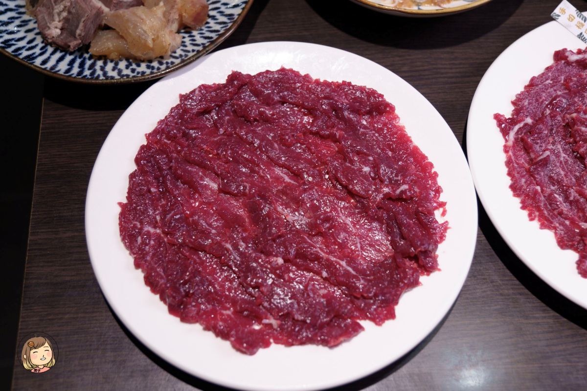 牛老總涮牛肉五權店：台中溫體牛火鍋的霸主！20年老字號的美味傳奇