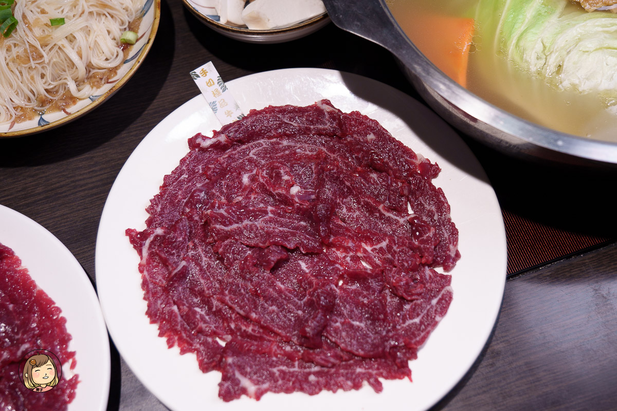 牛老總涮牛肉五權店：台中溫體牛火鍋的霸主！20年老字號的美味傳奇