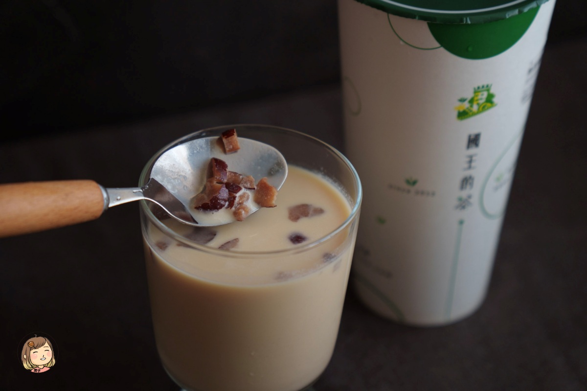 暖心又大杯！台中「國王的茶-西屯重慶店」：冬日飲品神隊友，熟客都愛的高顏值好店！