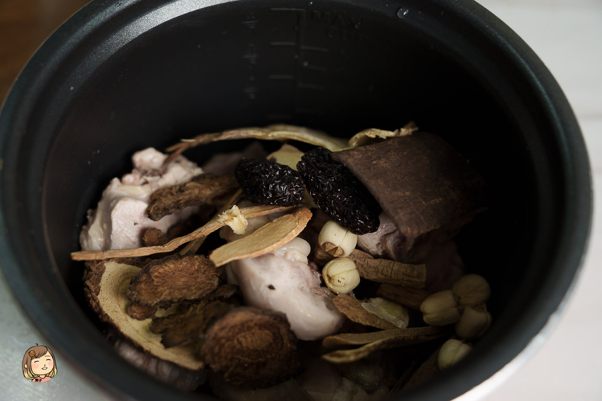 暖身進補超簡單！聯昌八珍/何首烏燉包，輕鬆燉出高品質藥膳