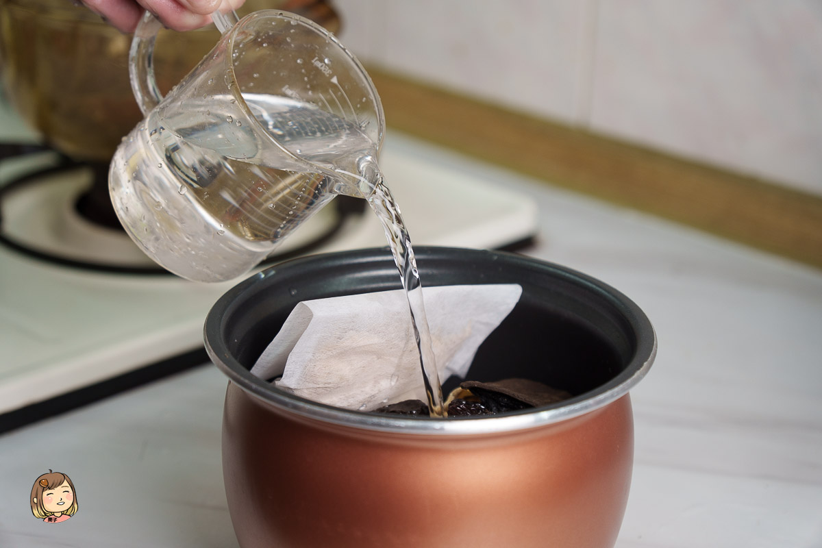 暖身進補超簡單！聯昌八珍/何首烏燉包，輕鬆燉出高品質藥膳