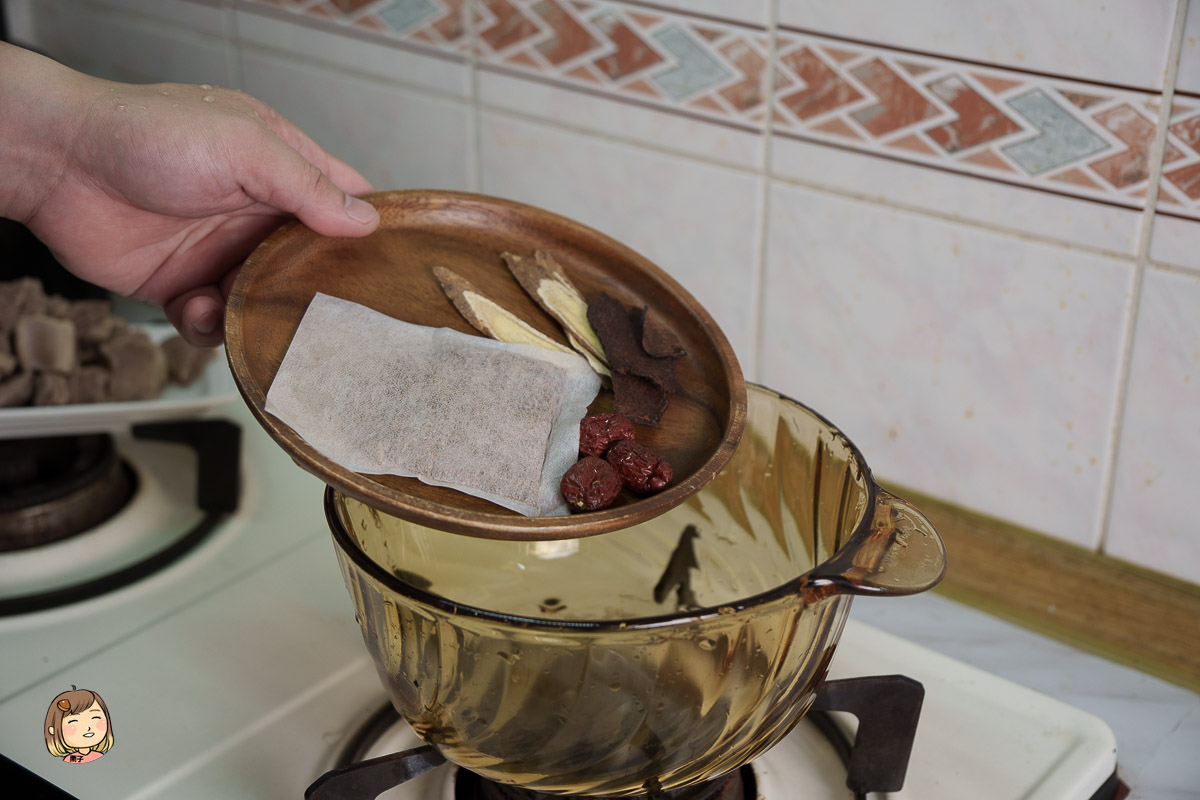 暖身進補超簡單！聯昌八珍/何首烏燉包，輕鬆燉出高品質藥膳