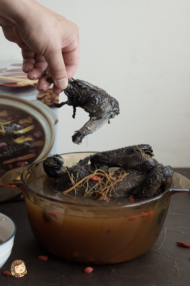 2025 秋冬滋補首選！飯店級精品開箱：【福容大飯店】雙蔘烏骨雞湯，暖心又暖胃的星級饗宴