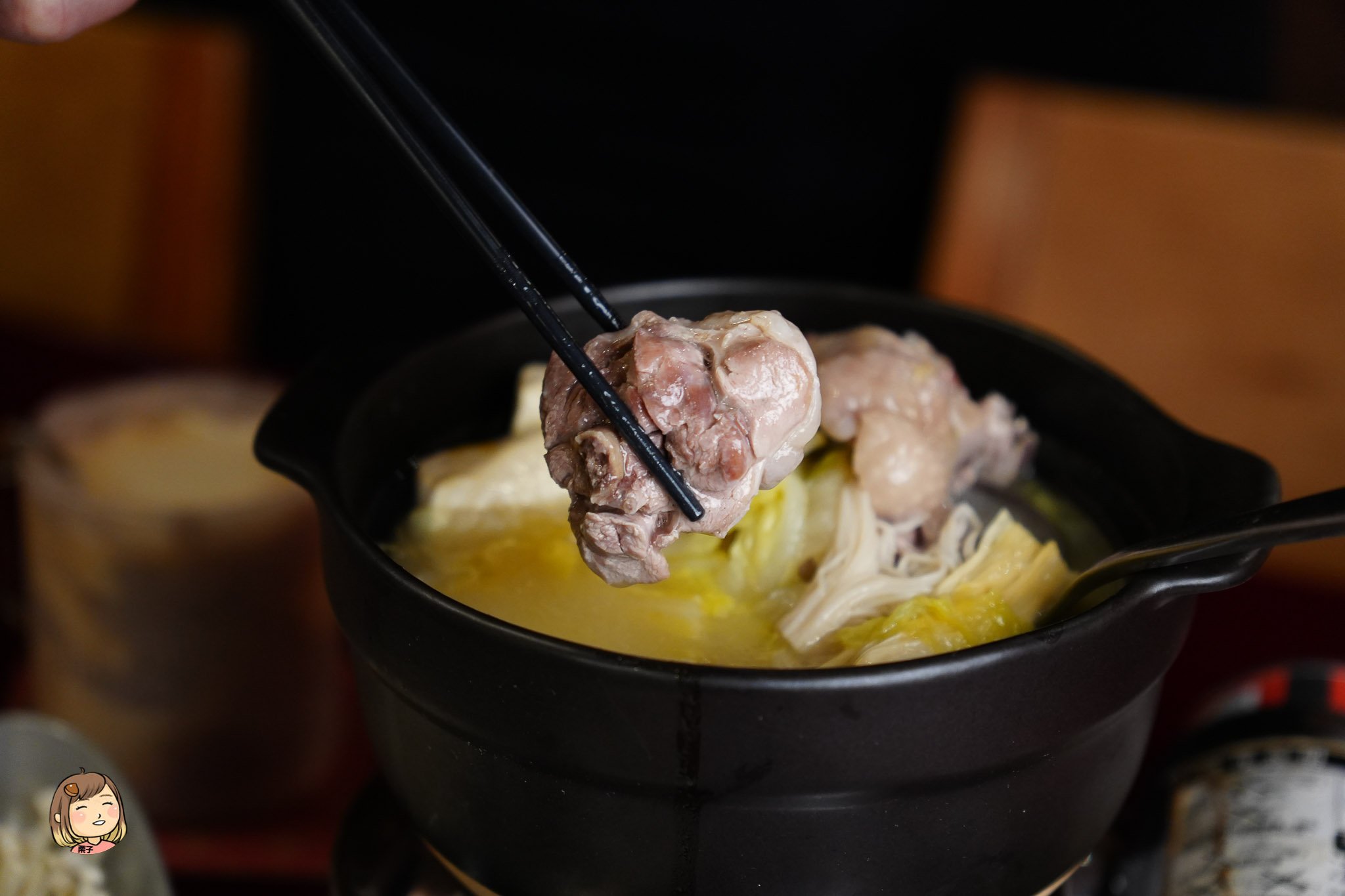 【台中食記】有春茶館：找回記憶中的古早味，一場關於「台式美學」的時光味蕾旅行｜新年必吃炸年糕、陶鍋濃白雞湯年味十足。2026年菜預訂中